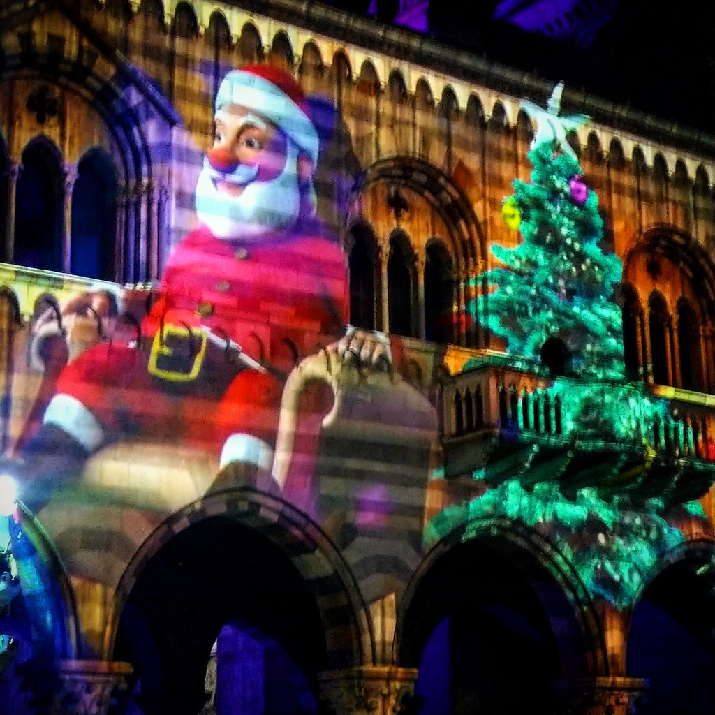 Natale A Como.Santa Claus Is Coming To Town Como La Citta Dei Balo Flickr