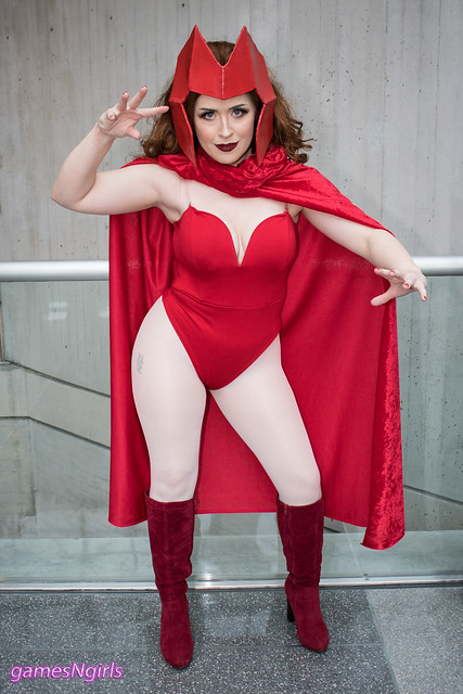 Scarlet Witch cosplay