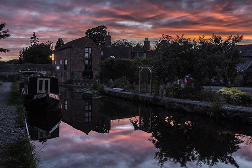 sunset sundown canal canals reflections reflection water montgomery oswestry north wales canon canoneos canon5d