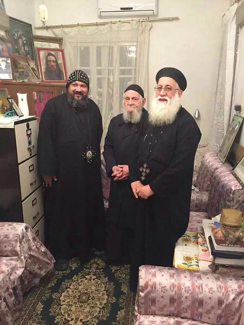 القمص مكارى عبد الله مع  الانبا مكاري اسقف شبرا الجنوبية