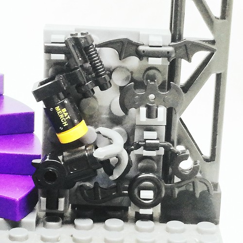 #lego #custom #legocustom #dccomics #legomoc #batcave #miniscale #batman #thomaswaynelettertobruce #batcomputer #batwing #batarangs #batmobile #alfredpennyworth #batsuits #batlab #bava360legocustom | by bava86