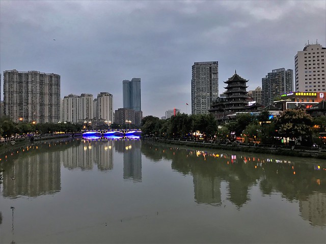 Jinjiang River at dusk
