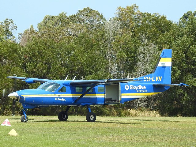 VH-LVN Cessna C208