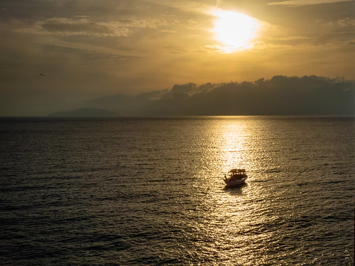 canonpowershotsx60hs backlit crete kreeta sunrise meri backlight kameraobjektiivi kulkuväline maisema boat vene vastavalo auringonnousu sea