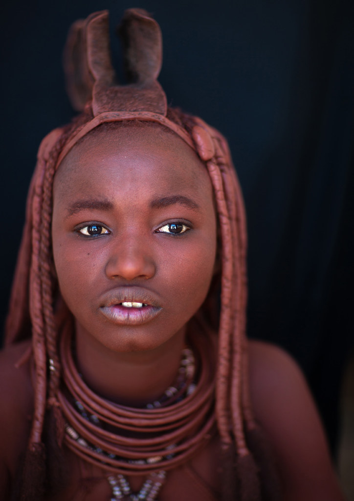 Tribe himba black. Племя Химба. Химба Ангола. Племя Химба женщины. Девушки племени Химба.