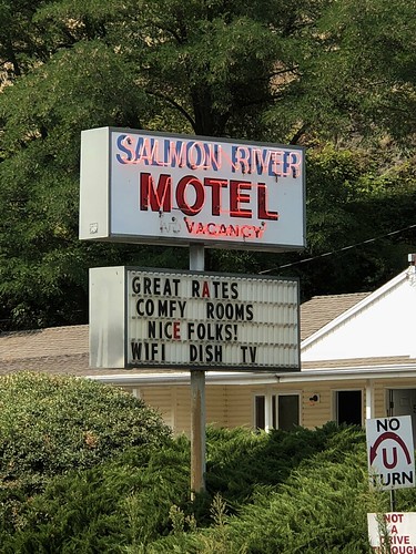 salmonrivermotel motel riggins idaho neon advertising sign
