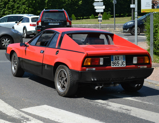 This particular Lancia Beta Montecarlo (1975-1981) is among the most loyal cars to the show at Maisons-Laffitte, (2018-05-27).