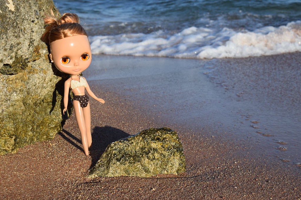 Phoebe at the sea