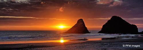 heceta beach oregon florence sunset sun orange red yellow sand sky clouds water coast sea coastal ocean pacific outdoor landscape waterscape flickr nature canon rebel slr t1i bay cliff rock rocks beautyofwater