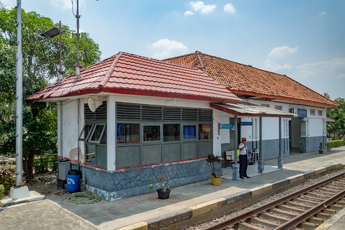 station stasiun railway keretaapi indonesia jawa java dutch heritage building architecture jawabarat westjava telagasari indramayu