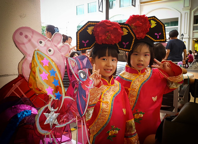 This eve's cuties....besides mooncake time its lantern festival time too...