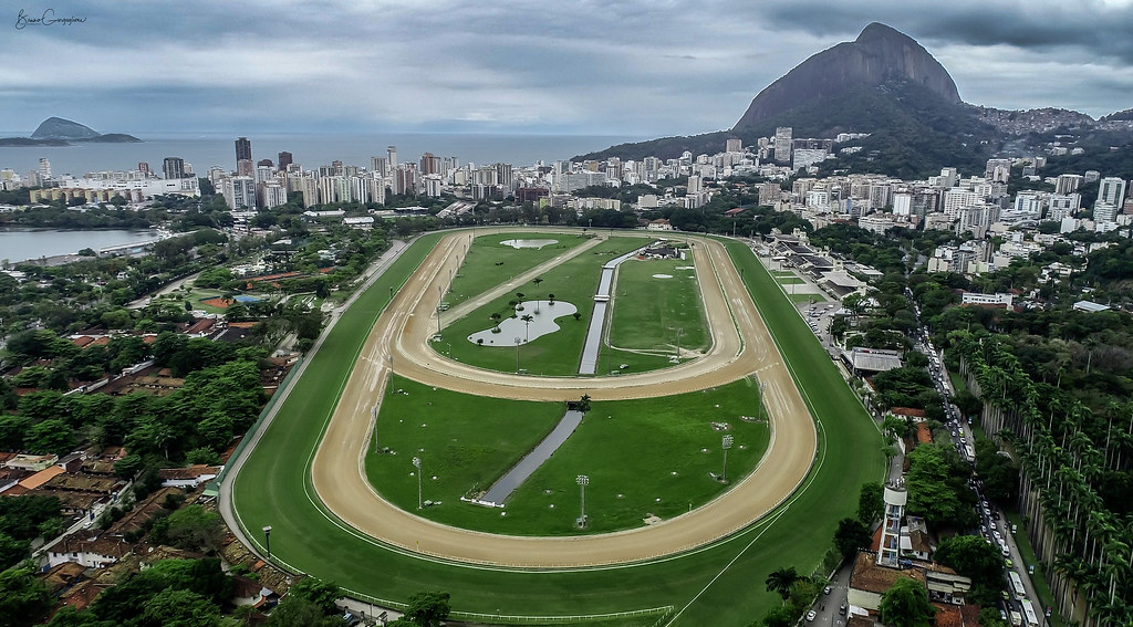 Jockey Club Brasileiro, Jockey Club Brasileiro. In the righ…