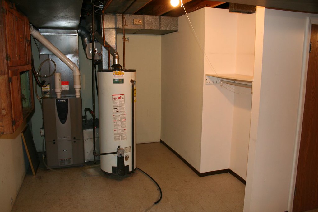 High Efficiency Furnace: Furnace and Hot Water Heater