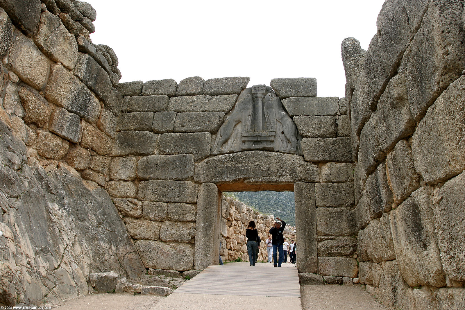 GR06 0167 Entering Mycenae through the Lions Gate