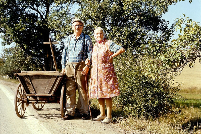 Czech couple with cart by doc(q)man