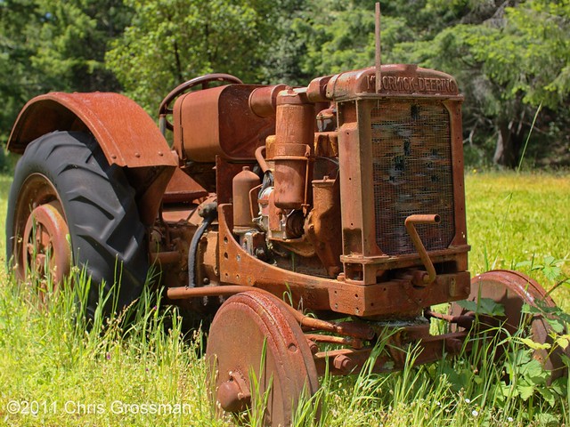 McCormick-Deering Tractor - Sonoma County, California - E-520 - Leica 25mm D Summilux Asph. f/1.4