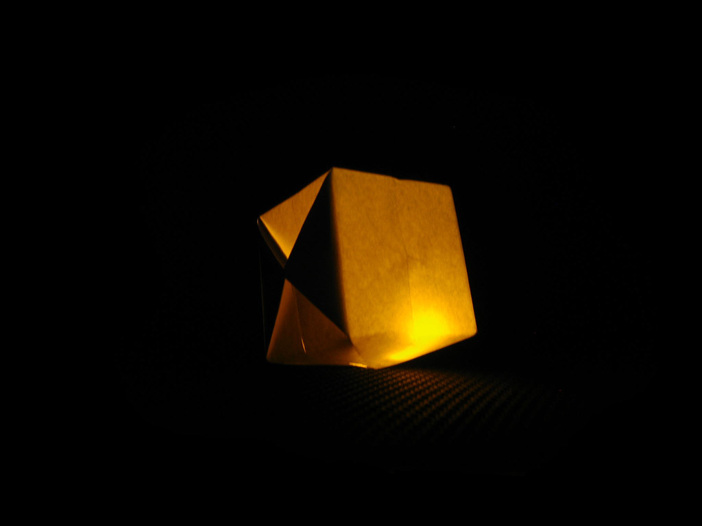 paper cube by ups2006