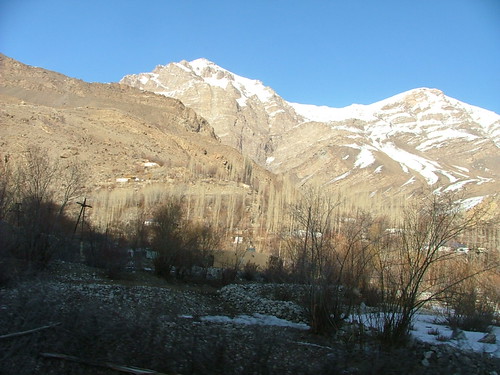 Sunset over the Mountains north of Khorog by Alan Cordova, <a href="http://loc.alize.us/#/flickr:2344192191">View from Khorog</a> <a href="http://www.flickr.co