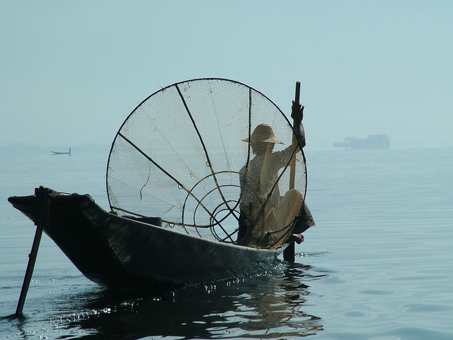 Behind the fisherman on the Inle Lake (2)