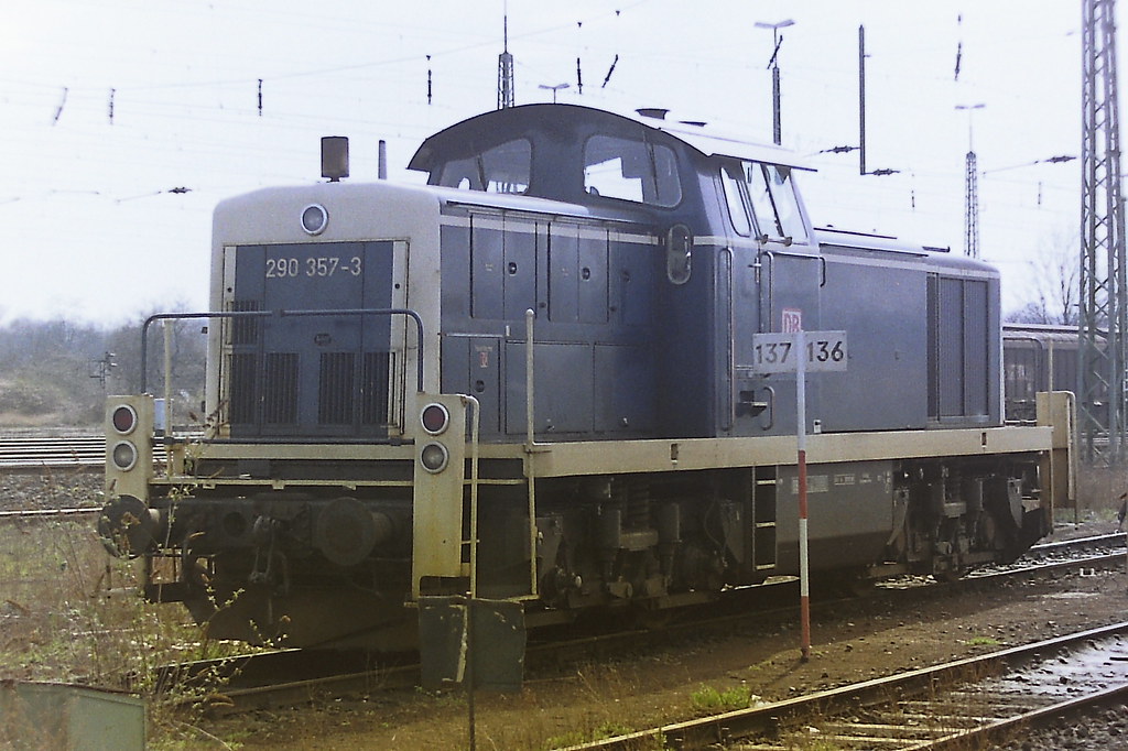 DEUTSCHE BAHN/GERMAN RAILWAYS CLASS 290 DIESEL SHUNTER  290357-3