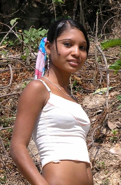 Joven muy bonita - Pretty girl; Comayagua, Honduras
