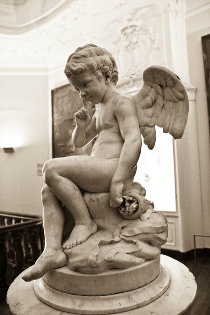 Seated Cupid: 'L'Amour Menaçant'   ( Rijksmuseum Amsterdam )