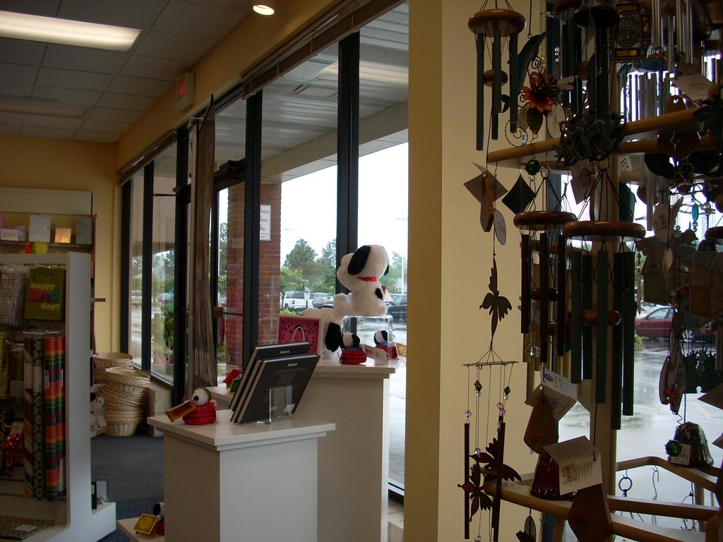 Hallmarks Inside Hallmark interior | Hallmark (4,500 square feet) 5218 George… | Flickr
