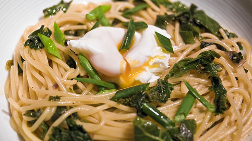 2011-05-19_Kale-spaghetti-Poached-egg | Tavallai | Flickr