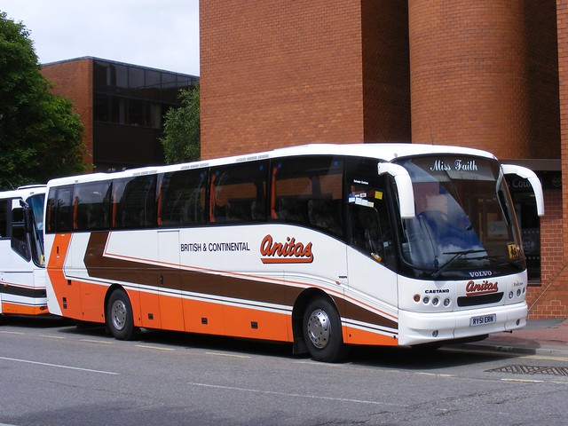 Anita's Coach & minibus Hire Ltd . Stansted Airport , Essex . RY51ERN . Bishops Stortford . Thursday 26th-May-2011 .