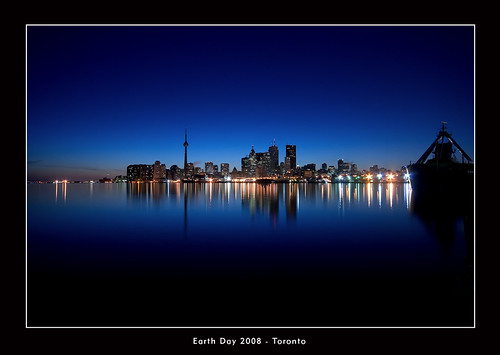 Earth Hour 2008 ~ Toronto by ~EvidencE~