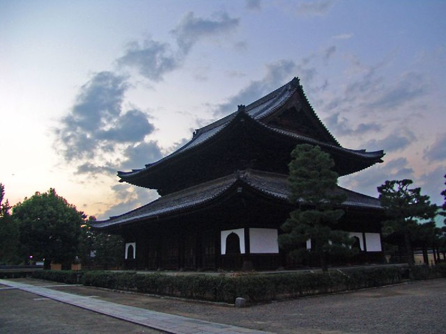 清水寺 Nearby the Kyomizu Temple