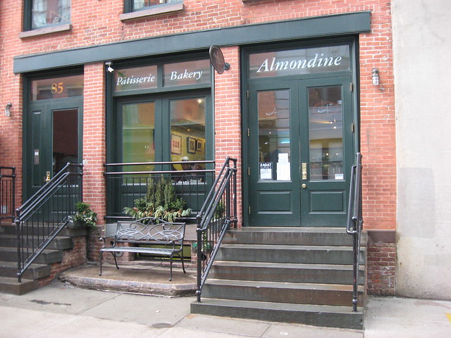 Almondine Bakery: Exterior