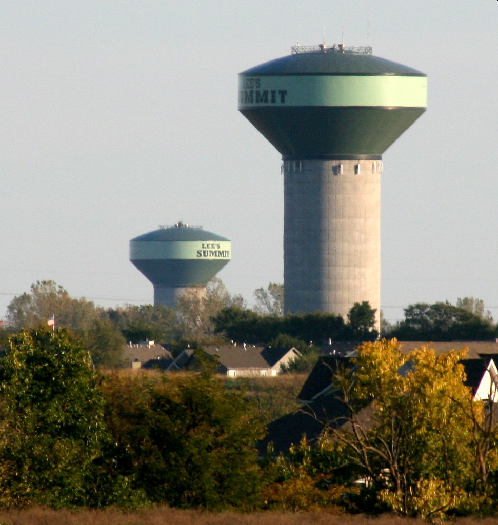 Lee's Summit Water Towers | Taken from View High Drive, Lee'… | Flickr