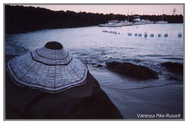 Calendar:  OCTOBER 23-31, 2004 Sculptures on the Edge, Viva La Gong, Wollongong Harbour
