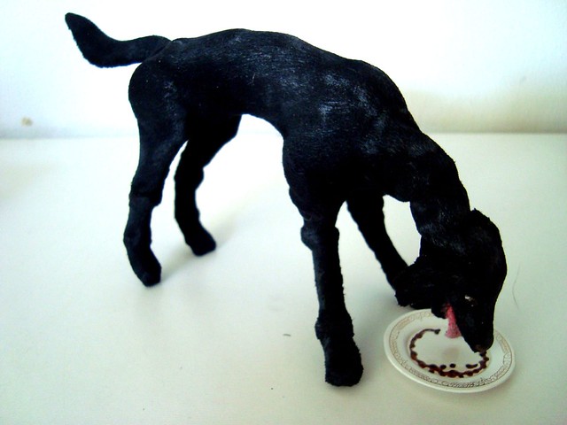 Obitsu dog eating