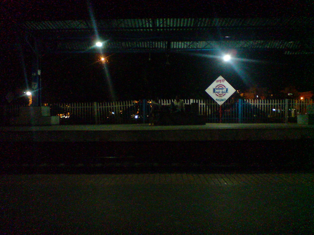 akurdi station at night