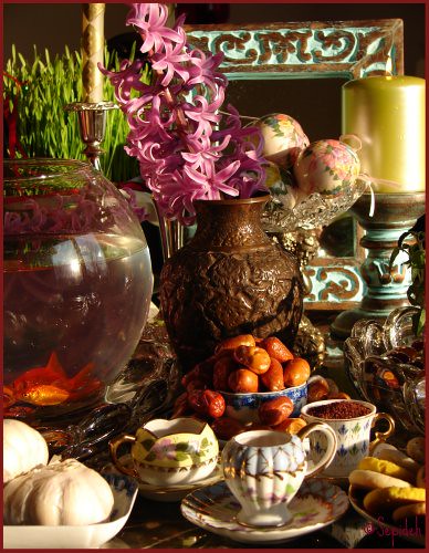 Haft Sīn by Sepideh!, <a href="http://en.wikipedia.org/wiki/Nowruz">en.wikipedia.org/wiki/Nowruz</a>light red white green