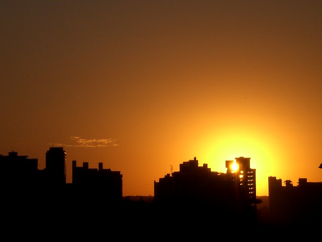 Nascer do Sol , visto do alto da Avenida Afonso Pena - Campo Grande - Brazil