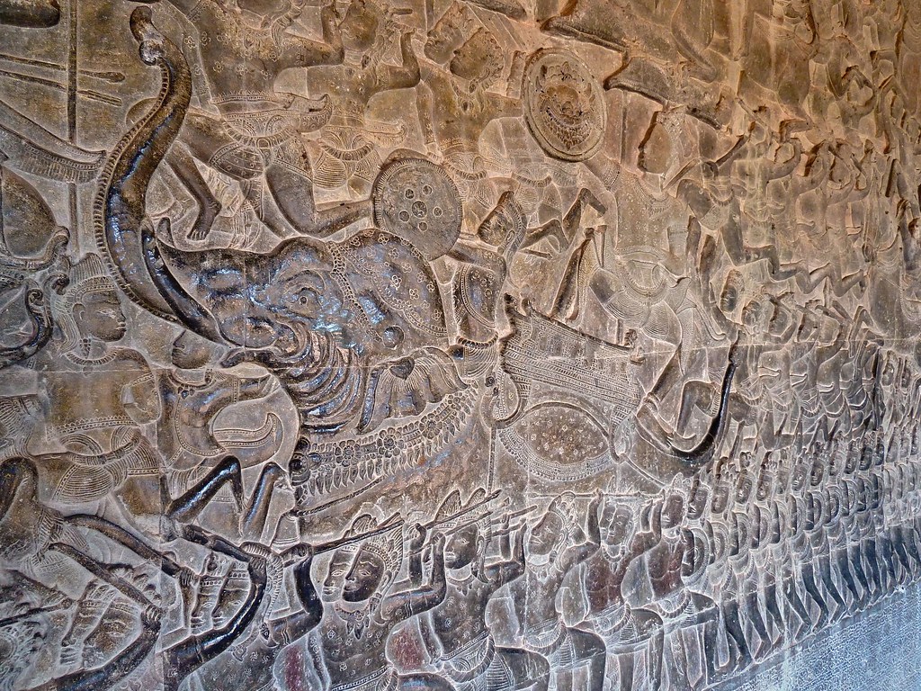 a010 Bas-reliefs... (2mts high) extend 600mts around the i… | Flickr