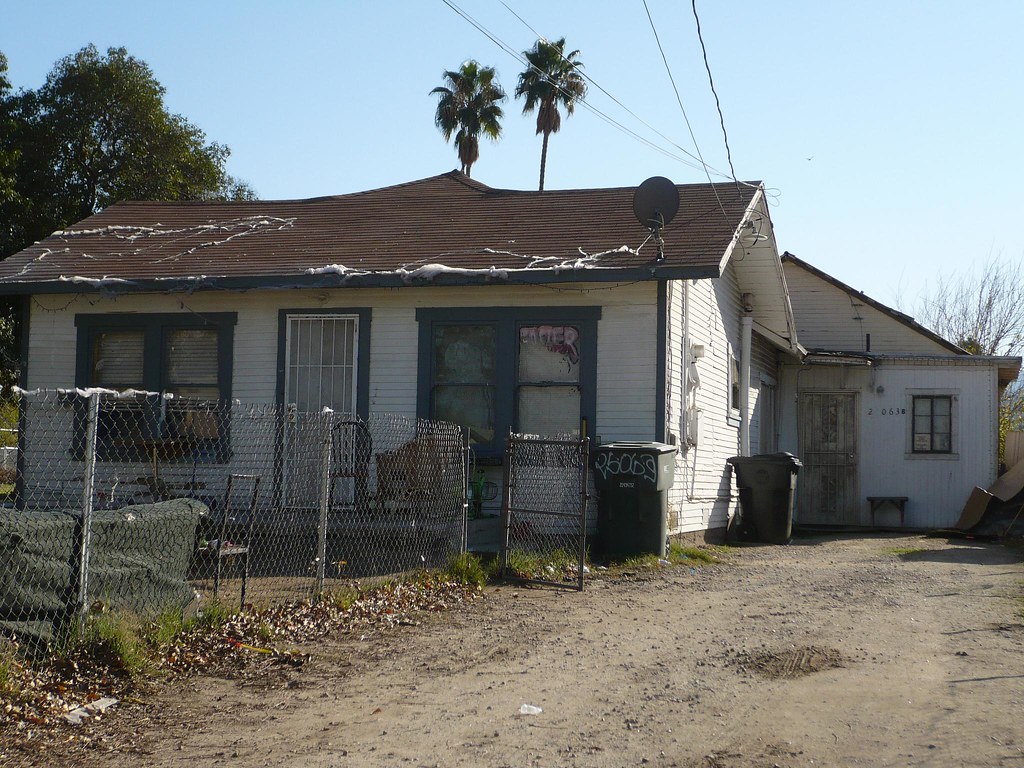 A Very Run Down House in Loma Linda | A lot of homes in this… | Flickr
