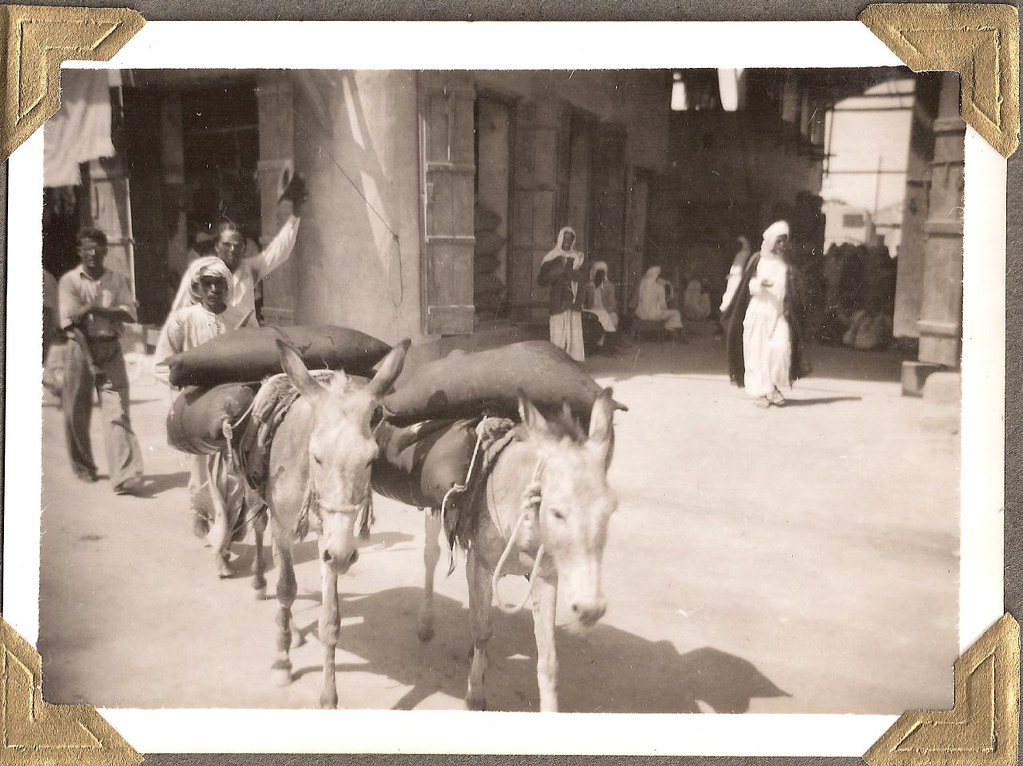 Street scene in Kuwait City around 1950.