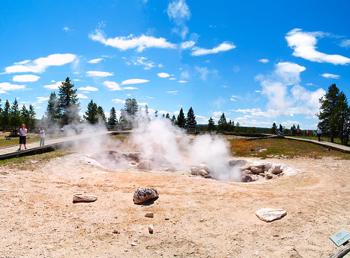 Red Spouter / Yellowstone National Park | Bill Lile | Flickr
