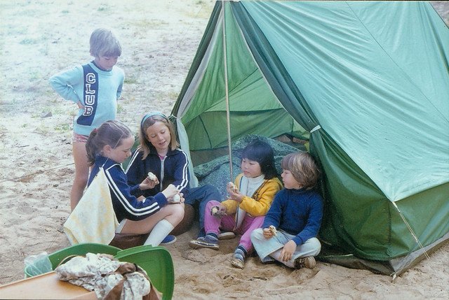 Kids camp with Victoria on the Murrumbidgee below Ginninderra Falls B5R111-18