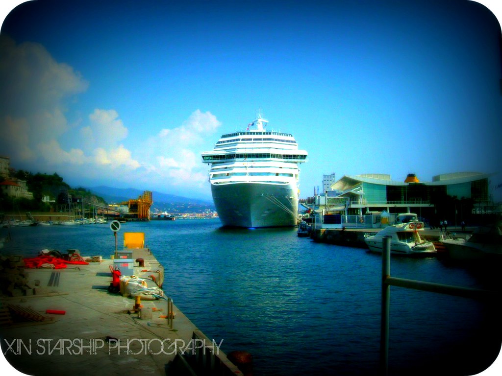 Desde árabe respuesta En un puerto Italiano.... | Savona ( Genova) vacaciones 07! | Flickr