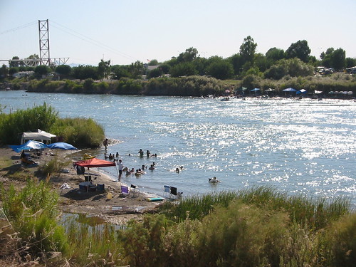 california arizona border colorado river water boating swimming state line