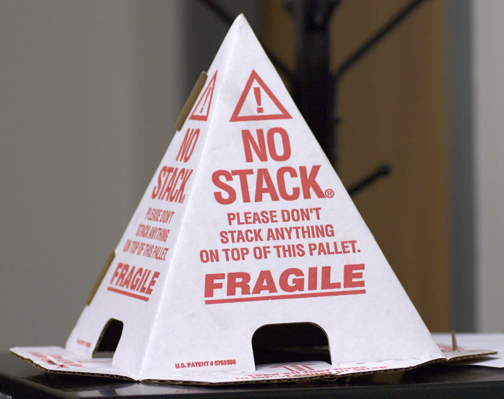 No Top Stack NO STACK | Please do not stack anything on top of this palle… | Canardo ...