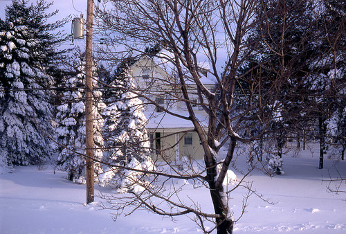 family winter snow ny newyork 1969 suburban snowstorm suburbia longisland relatives kodachrome snowedin noreaster colorslide 35mmslide nassaucounty bellmore northbellmore thebellmores processedmarch1969 february1969noreaster