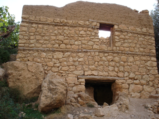 A disused water mill in Ah Frah - Acharchar nah'Amdafaa, مطحنة حبوب قديمة  ‪-‬ بني فرح