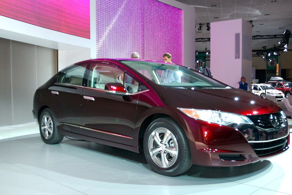 Image of FCX Clarity Fuel Cell car