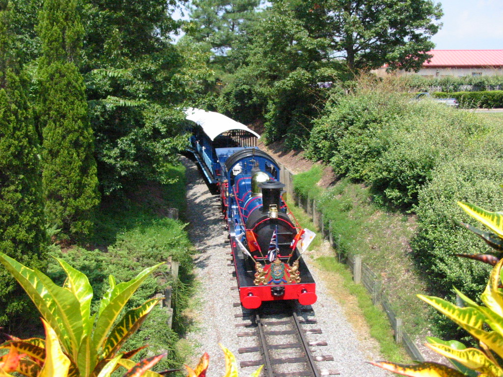 Busch Gardens Train Balmoral Castle Nears Festa Italia Th Flickr